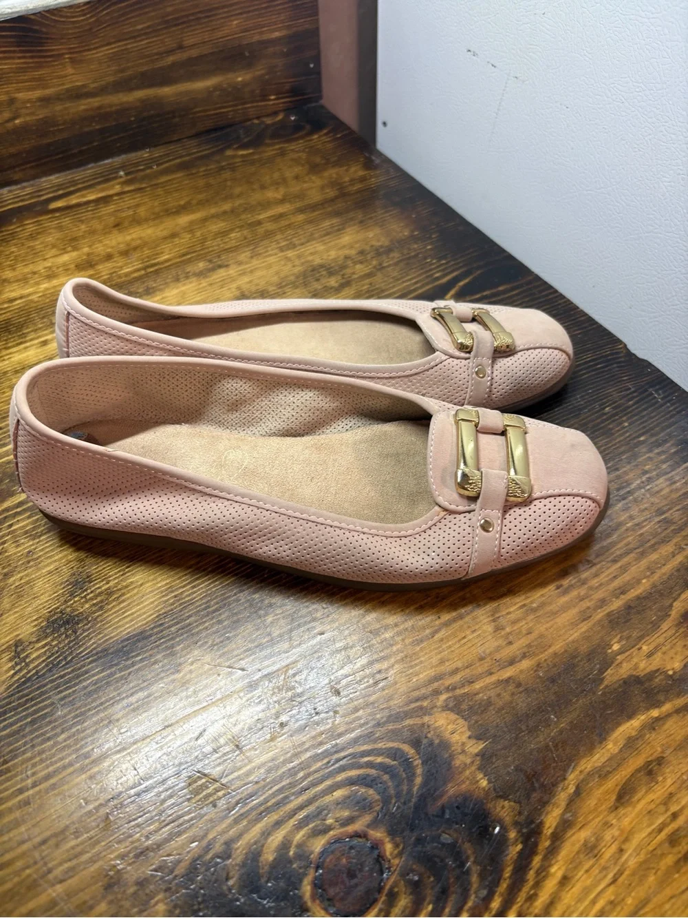 AEROSOLES these are